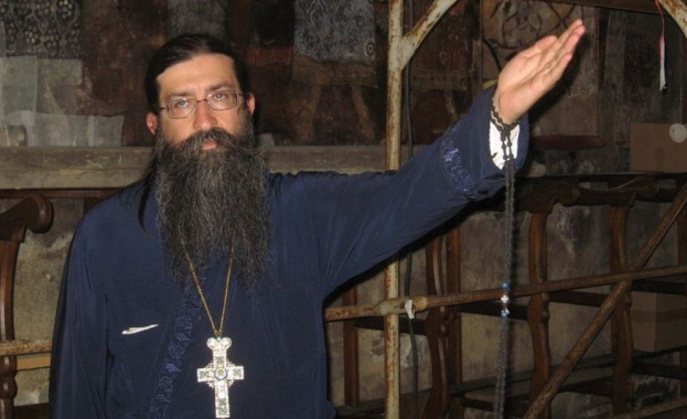 Светият Синод освободи изненадващо игумена на Бачковския манастир архимандрит Самуил