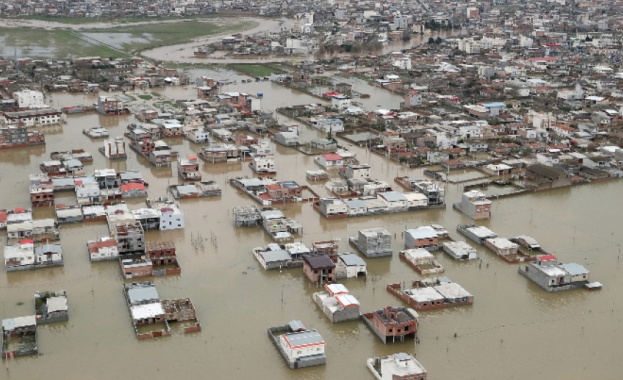 Франция ще изпрати със самолет 12 тона хуманитарна помощ включително