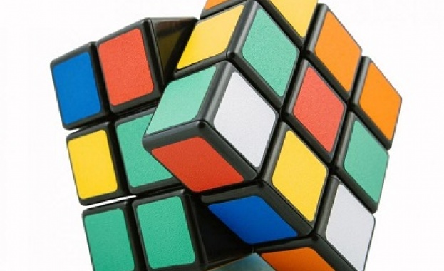 Кубчето Рубик е представено за първи път в края на
