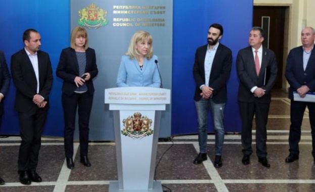 Заповедта за спиране на строежа на небостъргача Златен век в