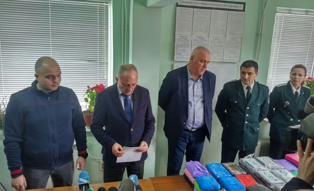 В морето е възможно да бъде открит още кокаин след