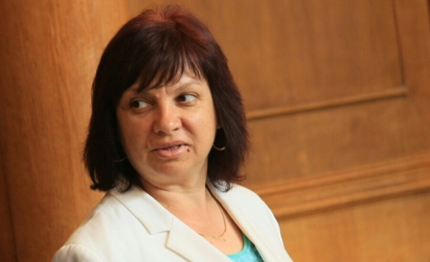 Ралица Добрева влиза на мястото на Цецка Цачева като депутат