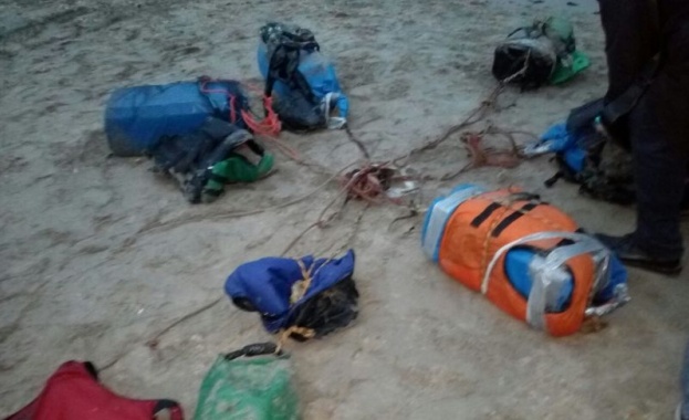 Сак с кокаин е изплувал днес и на варненския бряг