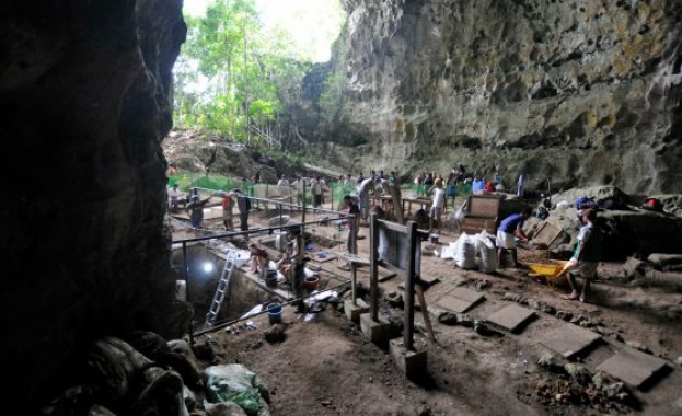 Тринадесет кости на хоминин открити в една пещера във Филипините