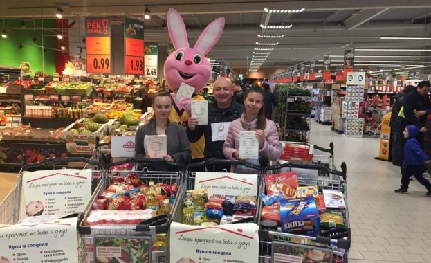 Омбудсманът Мая Манолова и студенти от СУ Св Климент Охридски