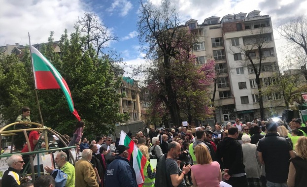 Омбудсманът Мая Манолова ще поиска пълна проверка за това кой