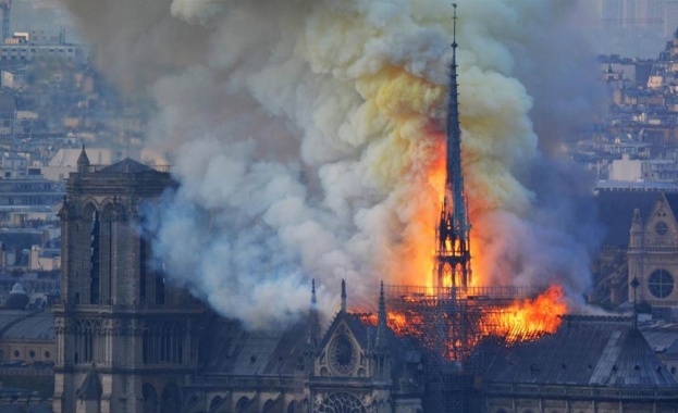 Mилиapдepи oт Фpaнция oбeщaxa euro 300 милиoнa зa дa пoмoгнaт зa