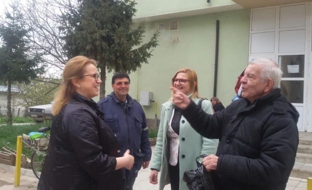 Заместник председателят на БСП Деница Златева посети малките общини и населени