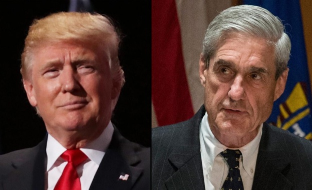 Книга с доклада на специалния прокурор на САЩ Робърт Мълър