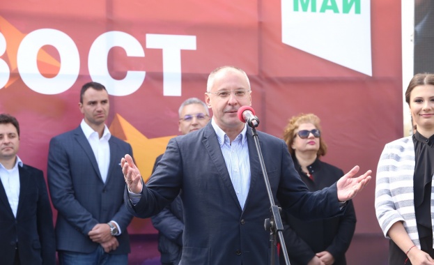 Петър Витанов Промяната на отношението към децата ни е нашата