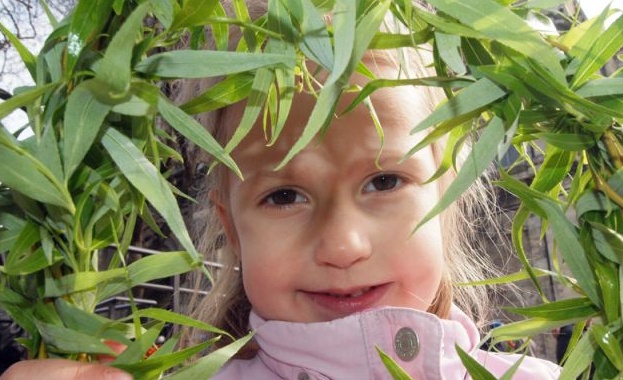 Цветница или Връбница е денят с най много именници над