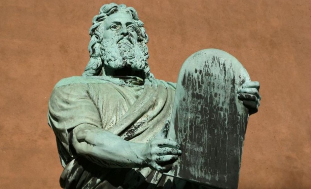 Учени и ентусиасти от цял свят продължават да търсят прилики