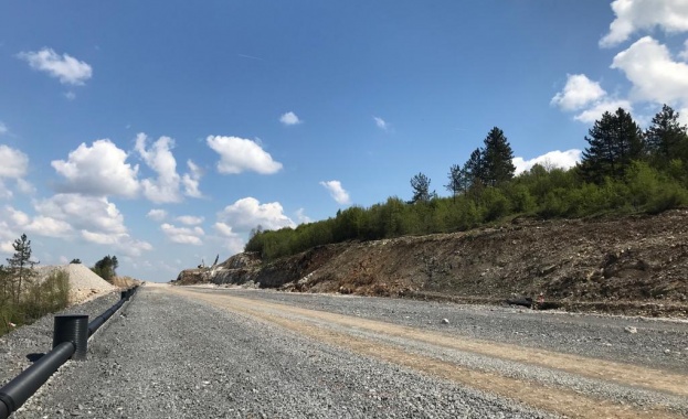 На 23 април започва поетапното строителство на автомагистрала „Хемус в