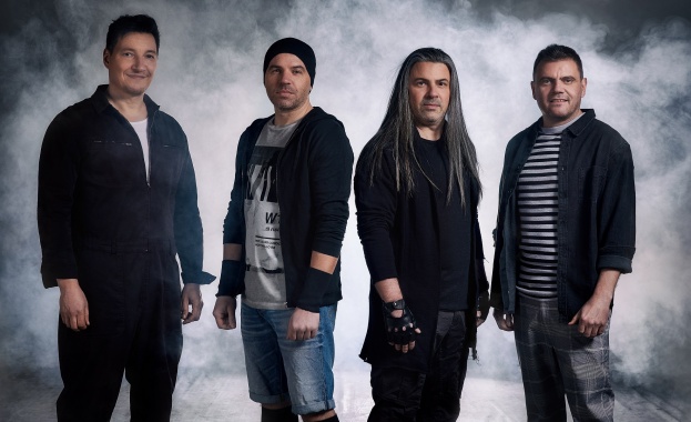 Факт е видеото към четвъртия сингъл Тези дни от 12