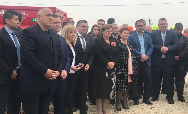 Започна поетапното строителство на автомагистрала Хемус в участъка между п