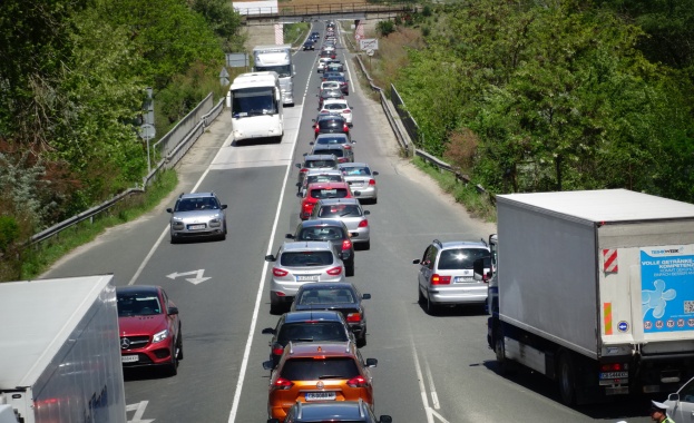 Близо 30 000 автомобила са проверили инспекторите на Националното толуправление