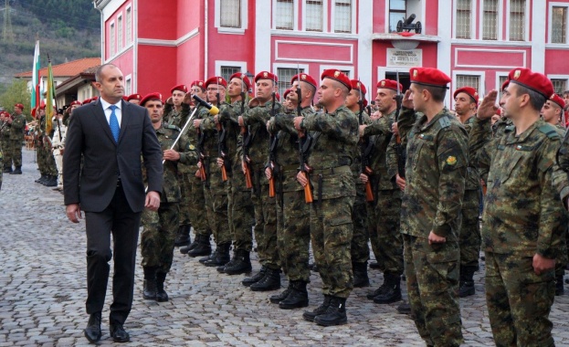 Стотици жители и гости на Клисура присъстваха снощи на тържествения