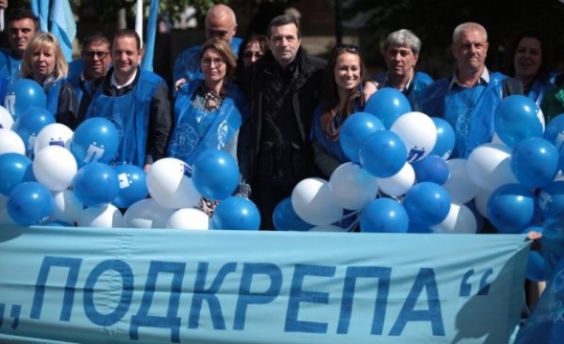 В Деня на труда традиционни шествия се проведахо в страната