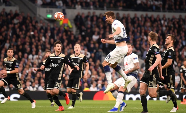 Аякс направи решителна крачка към финала в Шампионската лига Холандският