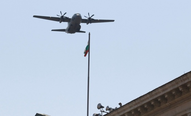 На 3 май 2019 г с прелитане над площад Княз