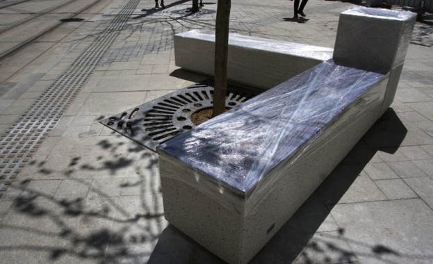 В момента с пари от ЕС се работи по две