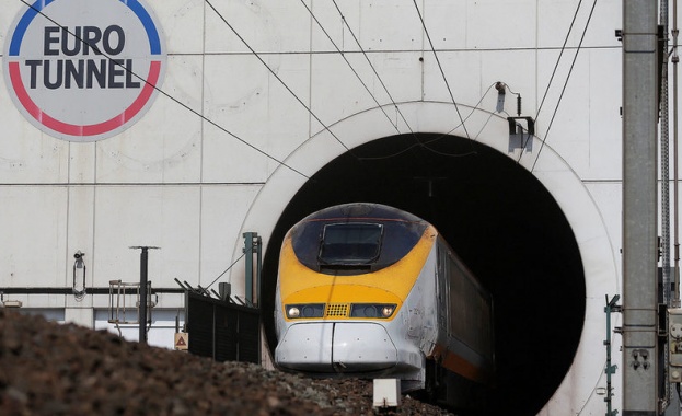 Тунелът под Ламанша празнува 25 години предаде Франс прес На