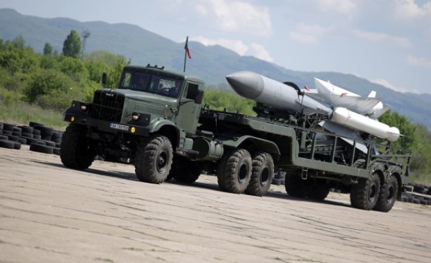 Модернизацията на българската армия е необратима и се надяваме трите