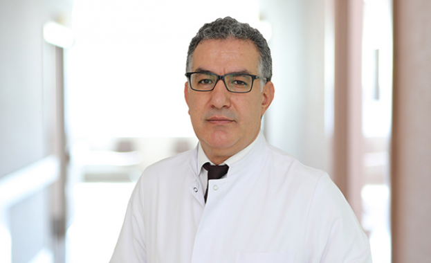 Проф. д-р Азис Сюмер, хирург с международно признание и един