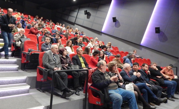 На 8 май 2019 г в кино Одеон гр