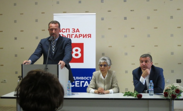 ГЕРБ взима банкноти от единия ни джоб и ни пуска