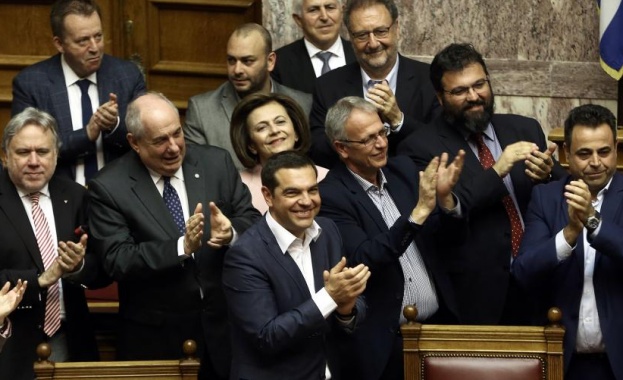 Правителството на Алексис Ципрас оцеля при процедура по гласуване на
