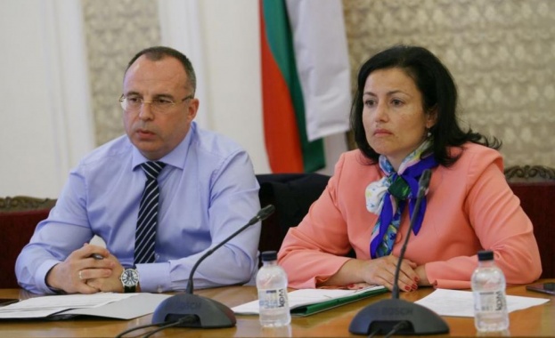 Парламентът ще гласува Проект на решение за персонални промени в