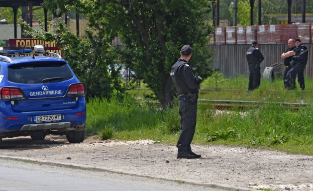 Оръжието което полицията намери тази сутрин до Костенец в издирването