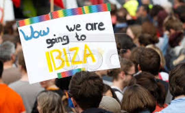 Хиляди австрийци се събраха в центъра на Виена за да