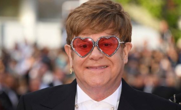 Елтън Джон присъства на премиерата на биографичния си филм Рокетмен