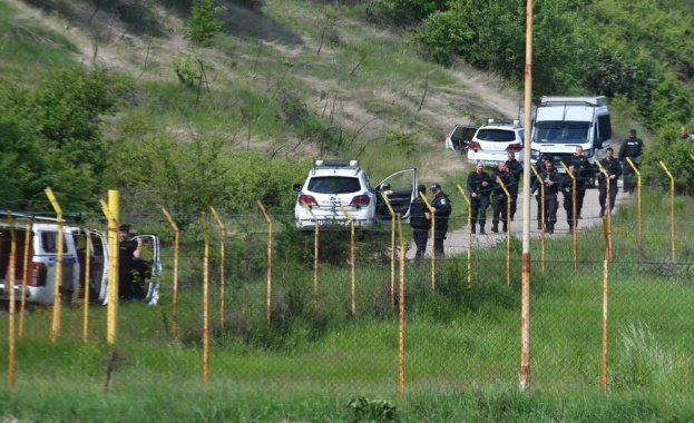Акцията по издирването на беглеца в Костенец продължава. Вече 11-ти
