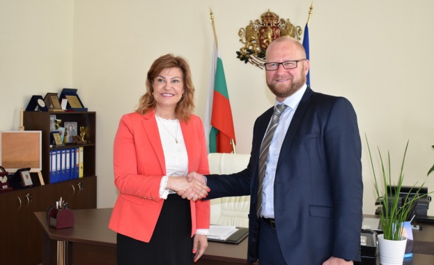 Ръководството на ЧЕЗ проведе редовната си дискусия с местните власти