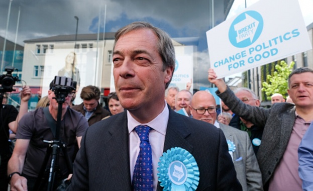 Найджъл Фараж поиска да участва в преговорите за Brexit Toва