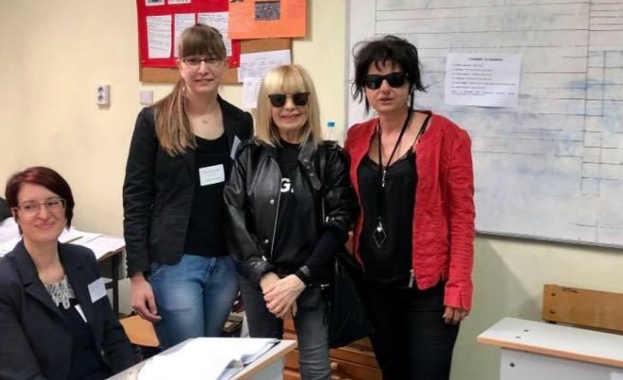 Примата на родната поп музика Лили Иванова аха да предизвика