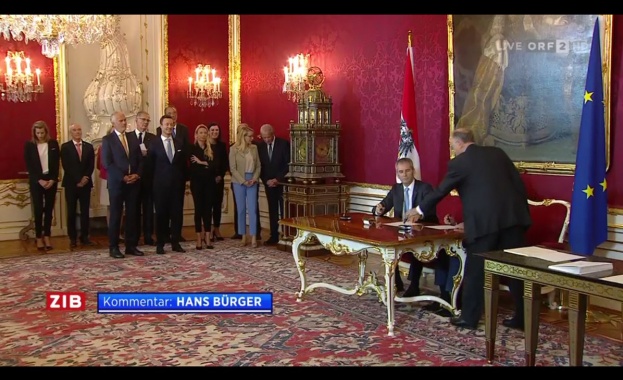 Президентът на Австрия Александър Ван дер Белен отне правомощията на