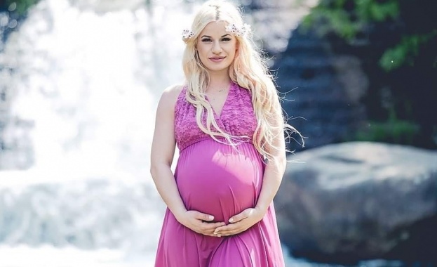 Адреналинката Яна Христова стана майка за втори път Танцьорката се