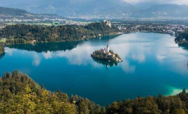 Езерото Блед едно от най красивите и романтични кътчета в