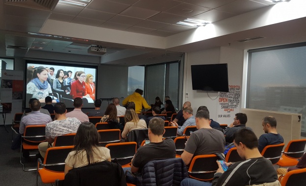 от българските IT специалисти предпочитат да четат на хартия