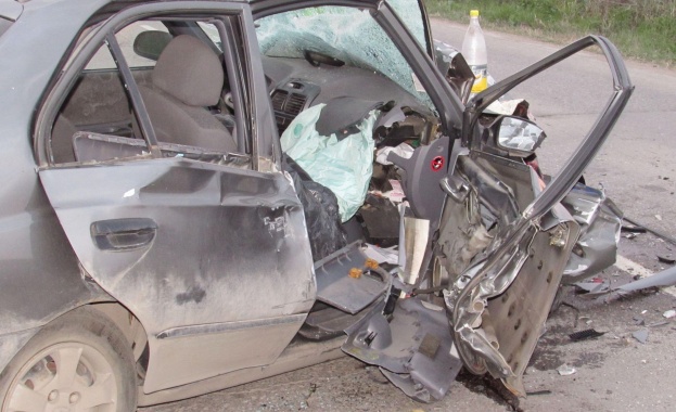 18 годишно момиче е починало на място при тежка катастрофа станала