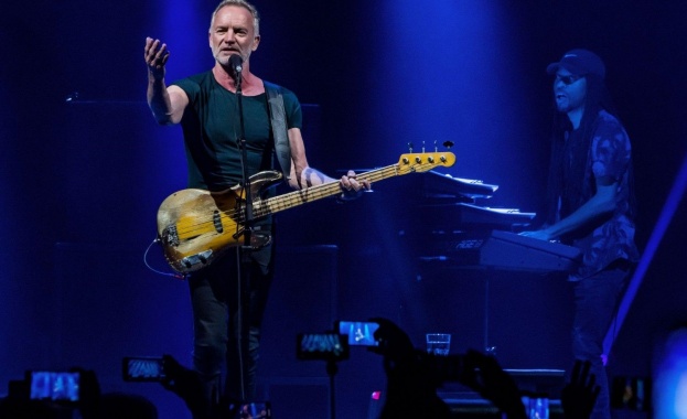 Ханс Кристиан Андерсен е казал Където думите се провалят говори