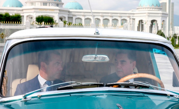 Интересен детайл от посещението на руската правителствена делегация в Туркменистан