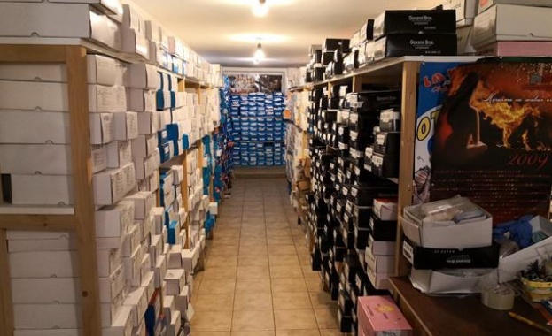 ГДБОП спря онлайн продажба на опасни слънчеви очила Операцията е