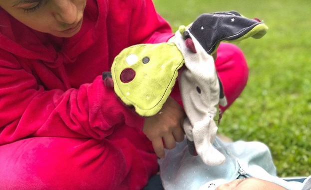 Двамата са прекарали 1 юни в парка Певицата Поли Генова