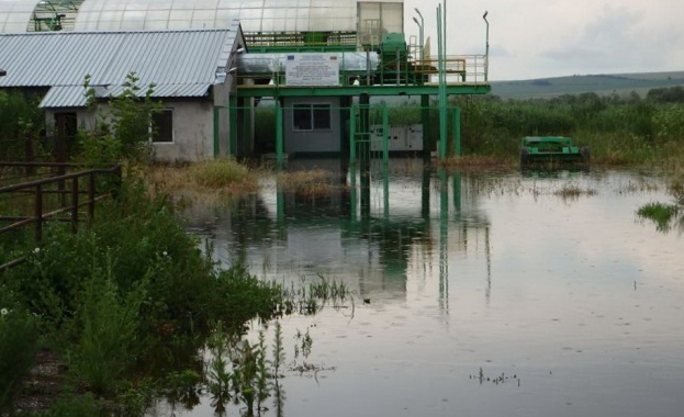 Река Студена излезе от коритото си и наводни обширен район