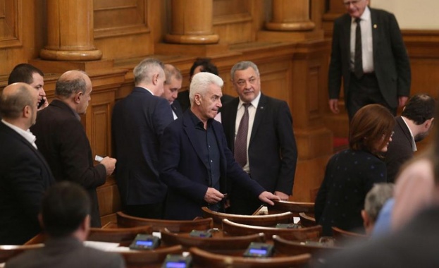 Сериозни обвинения в манипулиране на евровота и купуване на гласове